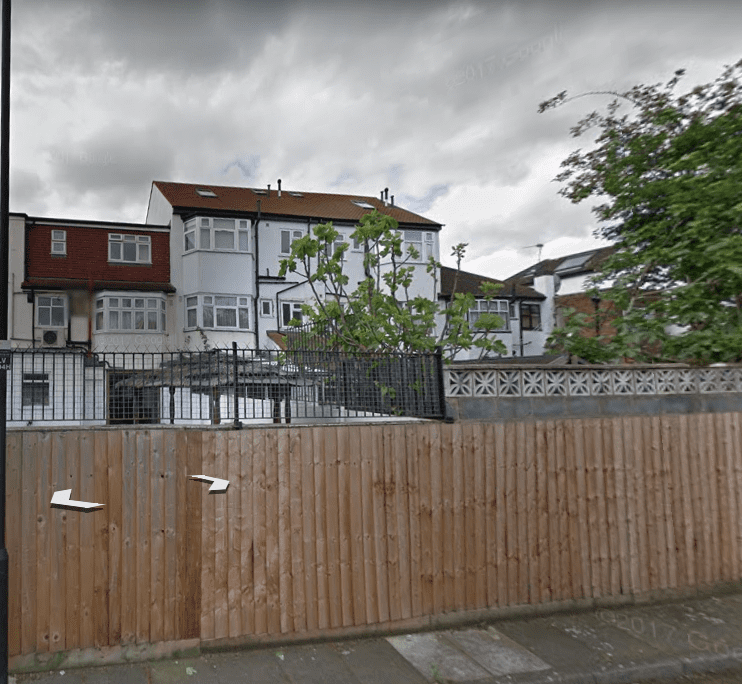 Erection of single-storey extension in N15