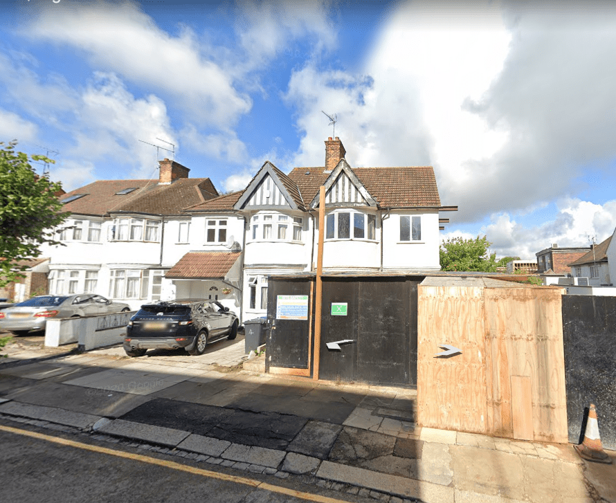 Erection of rear outbuilding in NW11 9HT