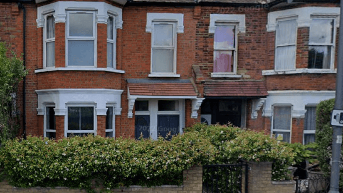 This home has achieved planning permission for conversion from single to double glazed windows.