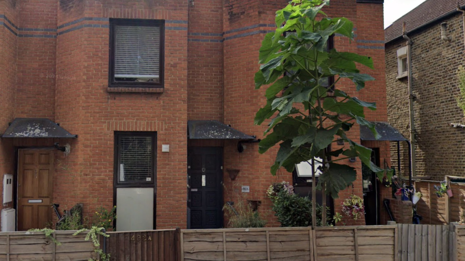 Planning approved for window replacement at this property